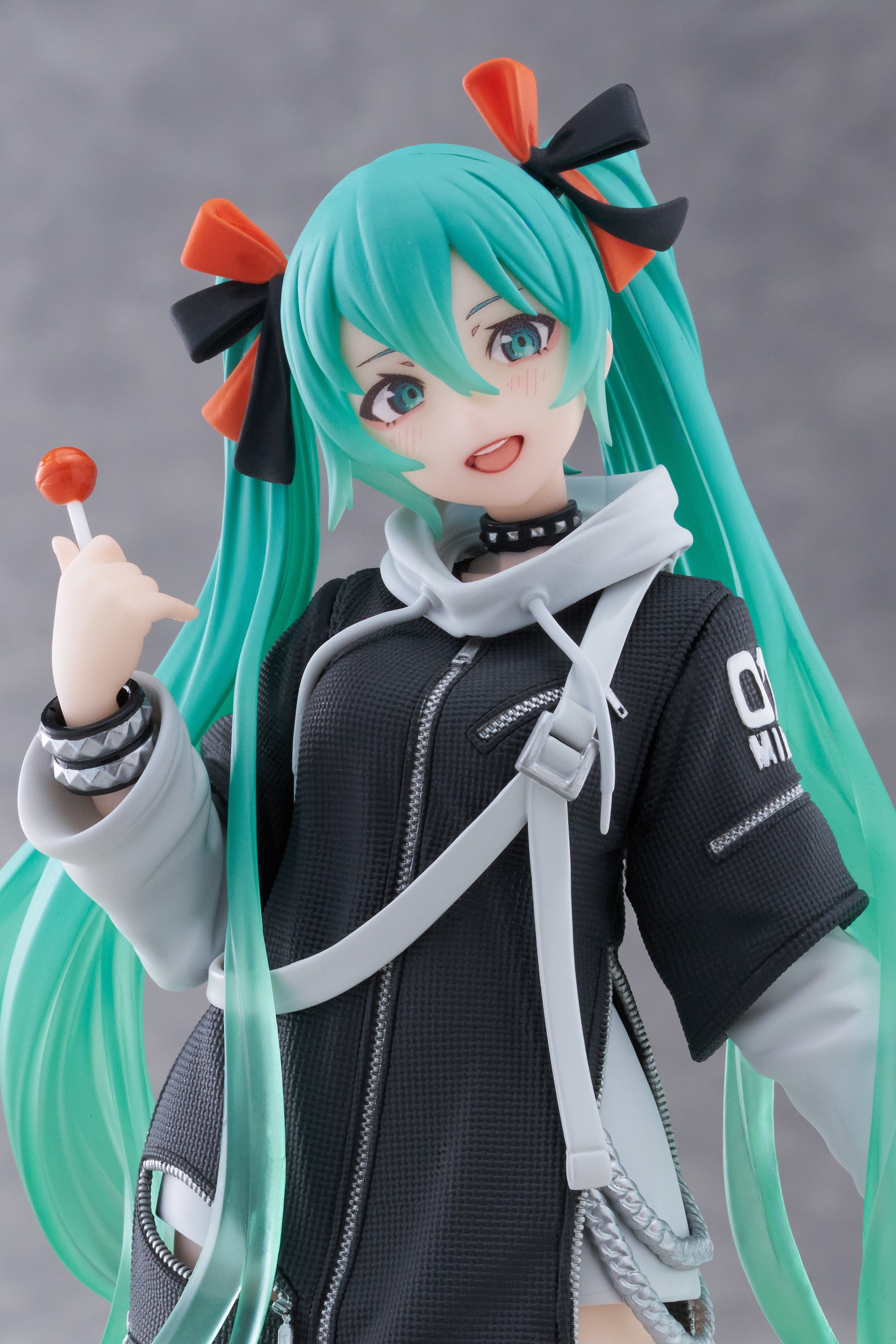 TAITO Hatsune Miku Fashion Punk Ver Main image