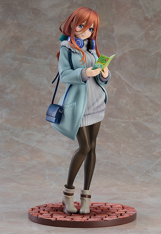 The Quintessential Quintuplets Miku Nakano Date Style Version Pre-Order Secondary image