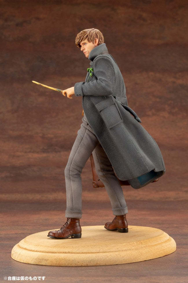 Kotobukiya Fantastic Beasts Newt Scamander Secondary image